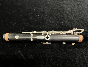 Photo Excellent Condition Silver Key Buffet Paris R13 Clarinet in A - Serial # 452587